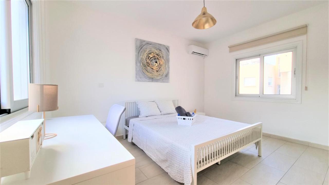 Spacious Lightflooded 2Br Apt / Near Center & Harbour ลาร์นาคา ภายนอก รูปภาพ