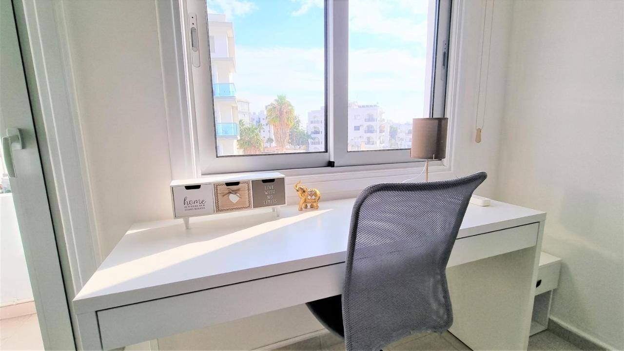Spacious Lightflooded 2Br Apt / Near Center & Harbour ลาร์นาคา ภายนอก รูปภาพ