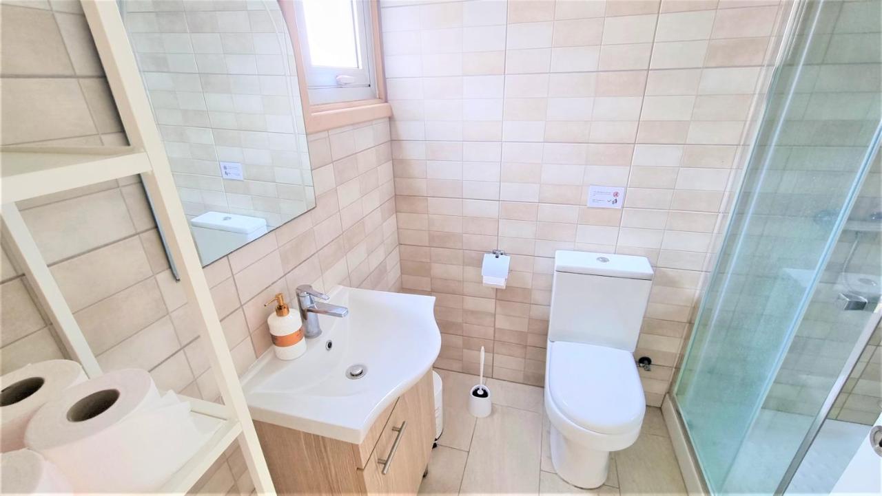 Spacious Lightflooded 2Br Apt / Near Center & Harbour ลาร์นาคา ภายนอก รูปภาพ